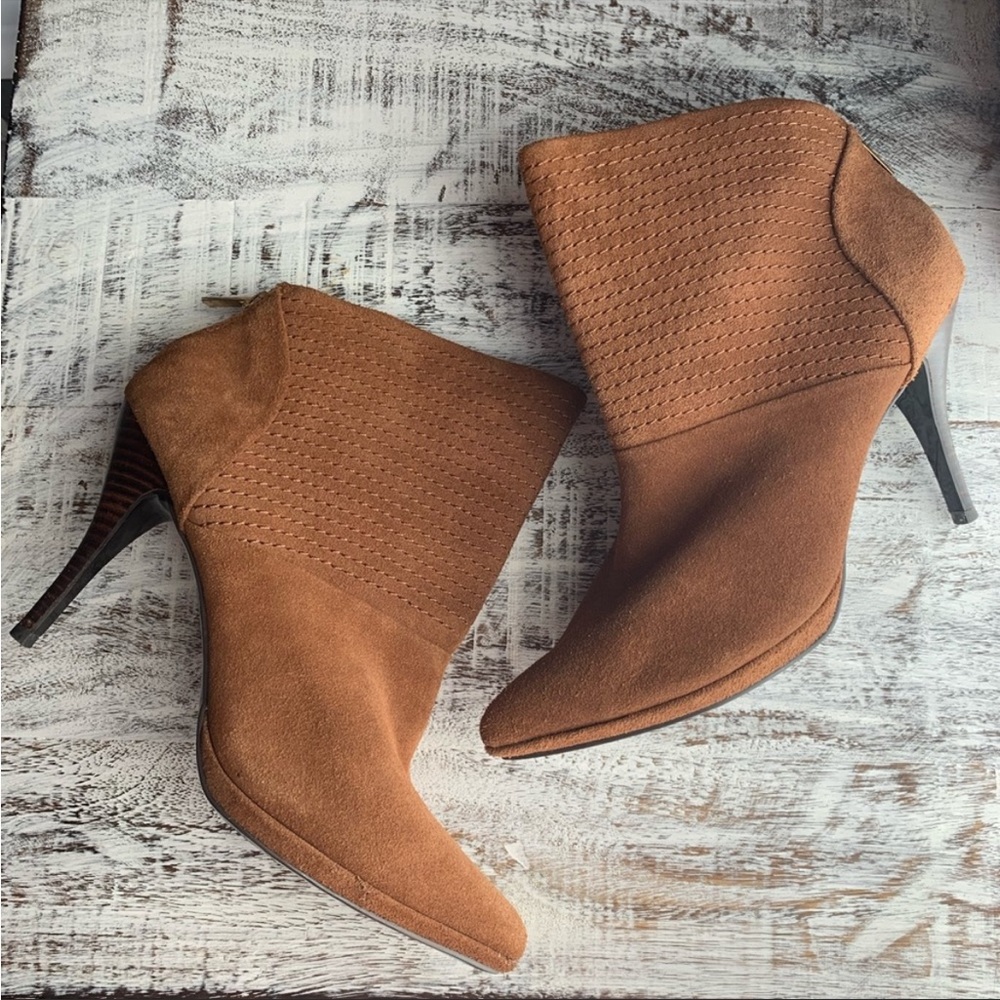 Adrianna Papell pointed booties 10M